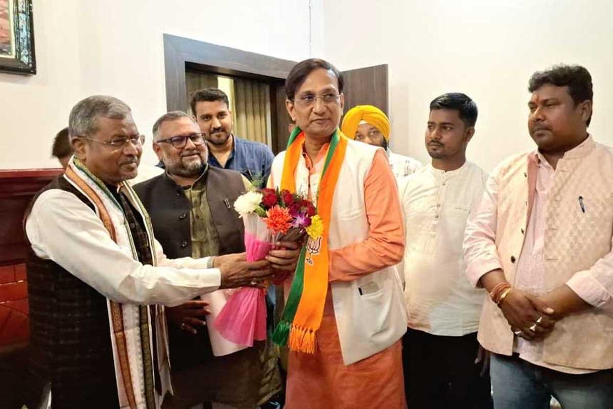 झारखंड के जामताड़ा जिला कांग्रेस अध्यक्ष सहित कई नेता भाजपा में शामिल झारखंड के जामताड़ा जिला कांग्रेस अध्यक्ष सहित कई नेता भाजपा में शामिल